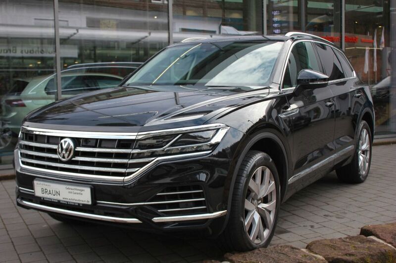 Deep black perleffekt Gebraucht 2018 VW Touareg Elegance SUV | 39.790 € (Fairer Preis) - Bild 1/4