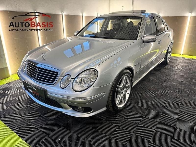Silber Gebraucht 2004 Mercedes E55 AMG AMG Limousine | 24.990 € (Fairer Preis) - Bild 1/4