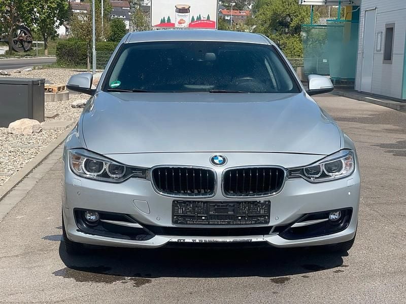 Second-hand BMW 318 143 CP (105 kW) 2013 Argintiu Berlinǎ