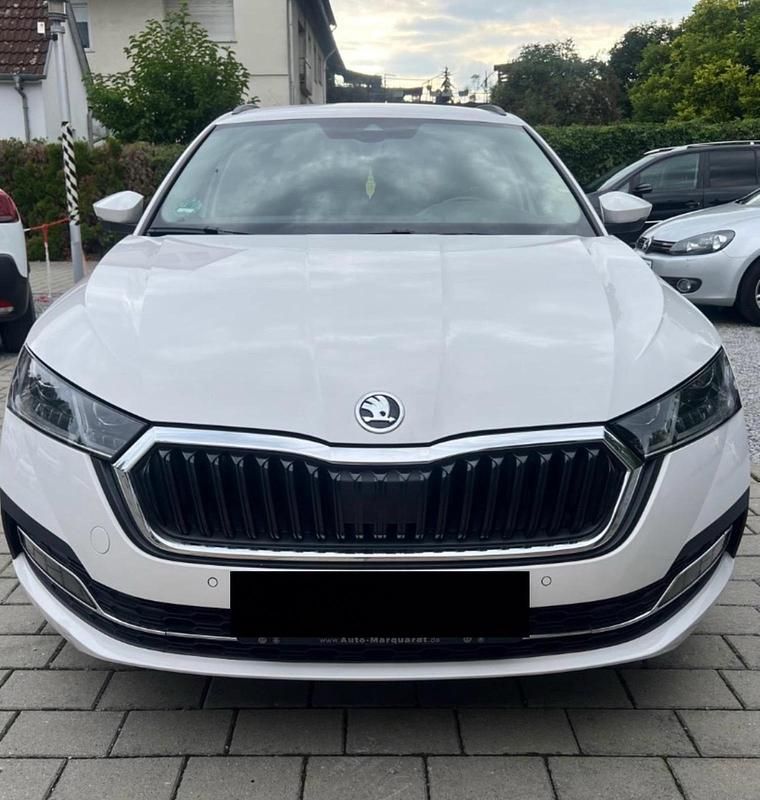 Weiß Gebraucht 2021 Skoda Octavia Kombi | 19.000 € (Guter Preis) - Bild 1/4