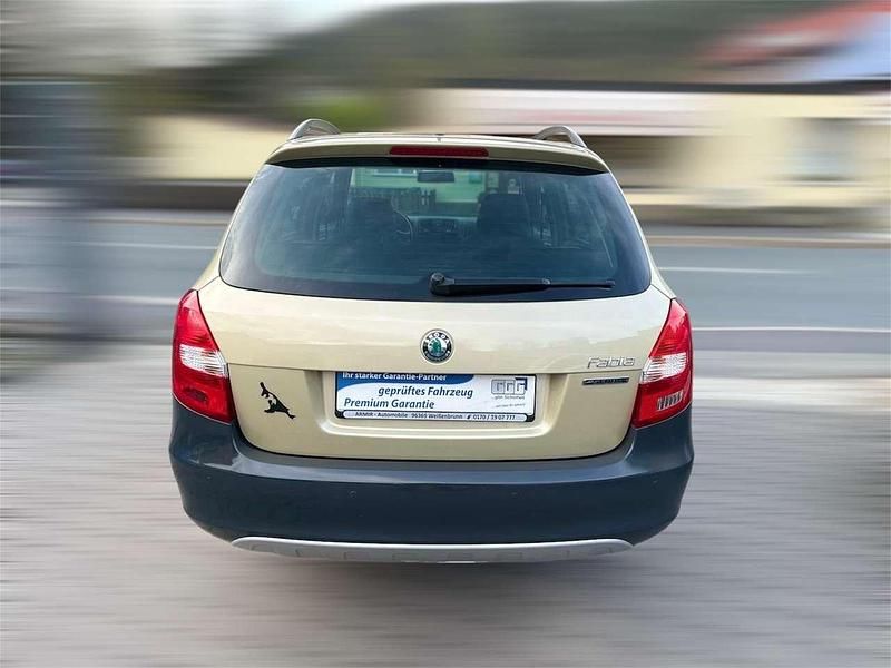 Gebraucht Skoda Fabia 105 PS (77 kW) 2011 Safaribeige metallic Kleinwagen