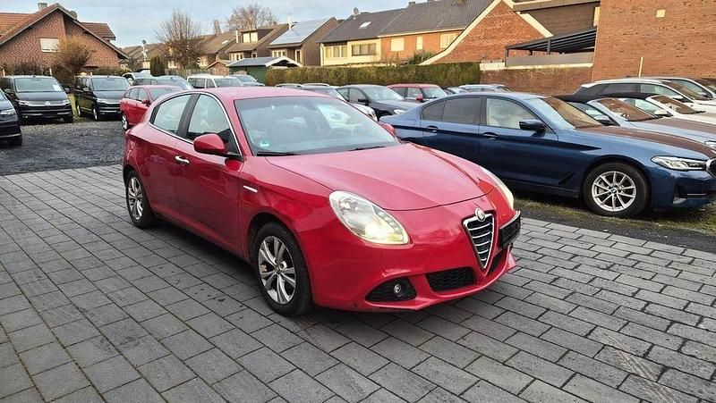 Gebraucht Alfa Romeo Giulietta Turismo 105 PS (77 kW) 2012 Rot Limousine