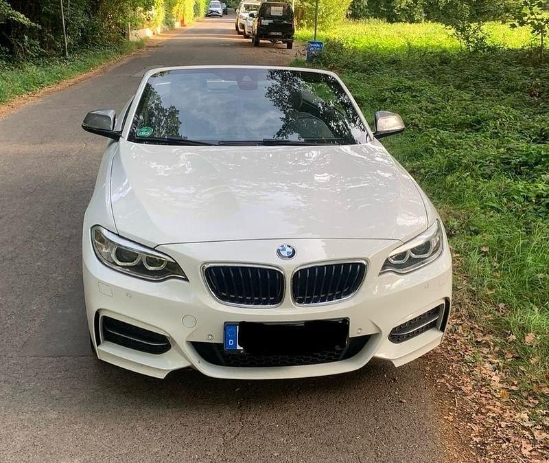 Weiß Gebraucht 2016 BMW M240 M Sport Cabrio | 27.500 € (Fairer Preis) - Bild 1/4