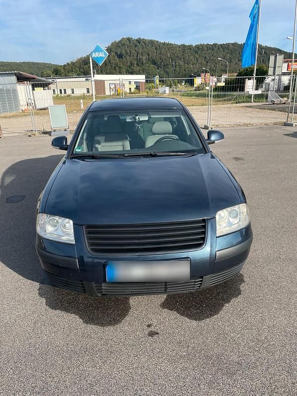 Gebraucht VW Passat 102 PS (75 kW) 2004 Blau Limousine