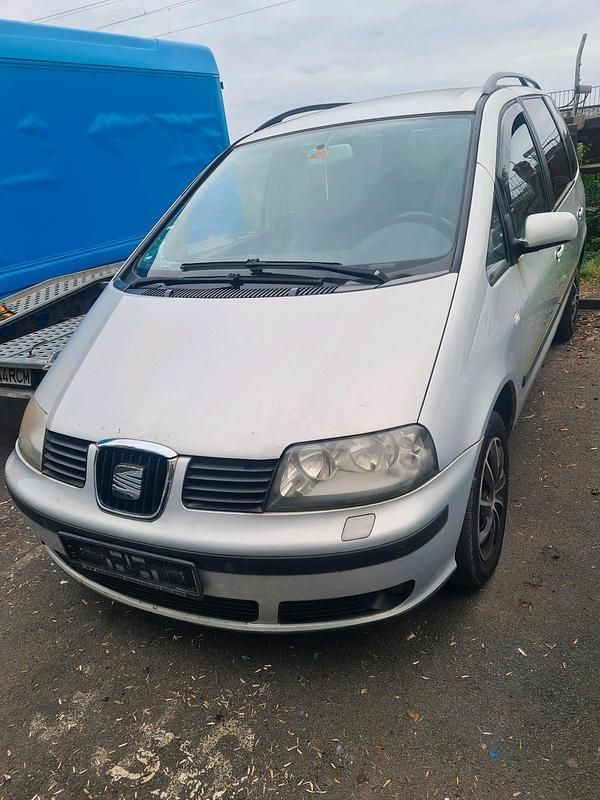 Silber Gebraucht 2003 Seat Alhambra Van / Kleinbus | 950 € (Superpreis) - Bild 1/4