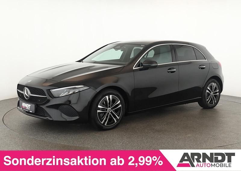 Kosmosschwarz Gebraucht 2024 Mercedes A200 Progressive Limousine | 28.484 € (Fairer Preis) - Bild 1/4