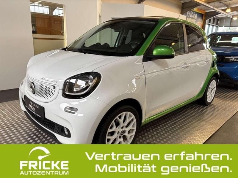 Gebraucht Smart ForFour Electric Drive Passion 60 kW (82 PS) 2018 Weiss Kleinwagen