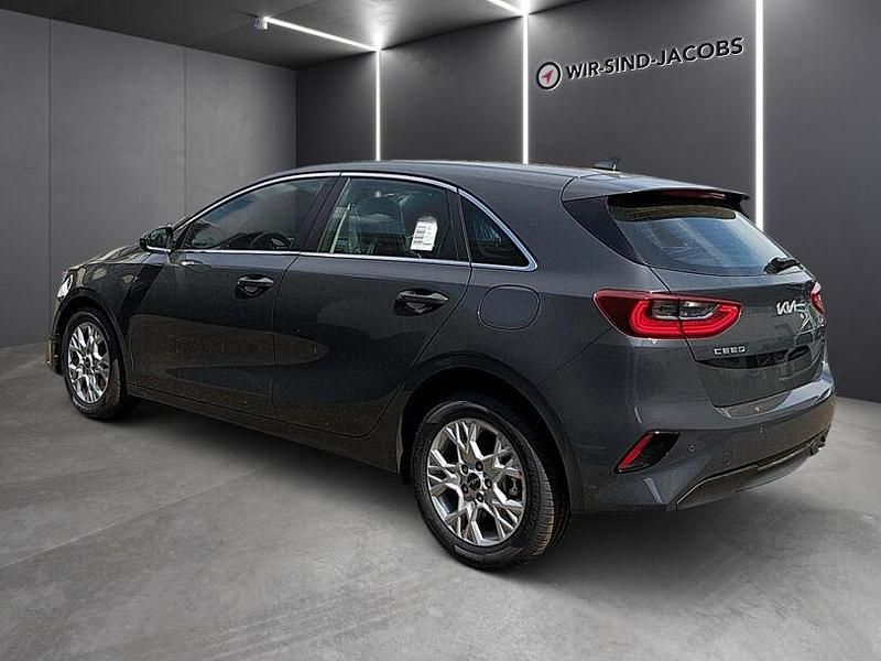 Gebraucht Kia Ceed 140 PS (102 kW) 2025 Grau Kleinwagen
