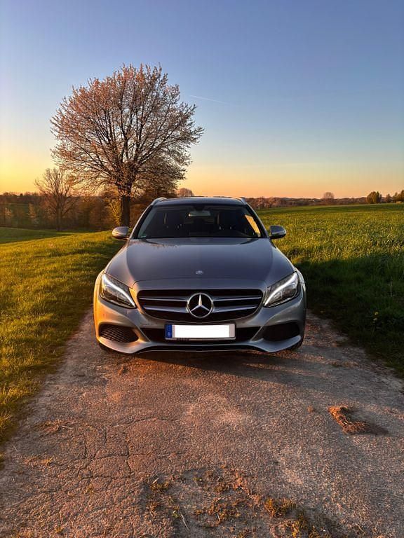 Gebraucht Mercedes C180 156 PS (114 kW) 2015 Grau Kombi