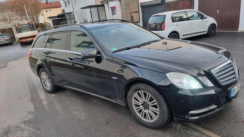 Gebraucht Mercedes E200 136 PS (100 kW) 2012 Schwarz Kombi