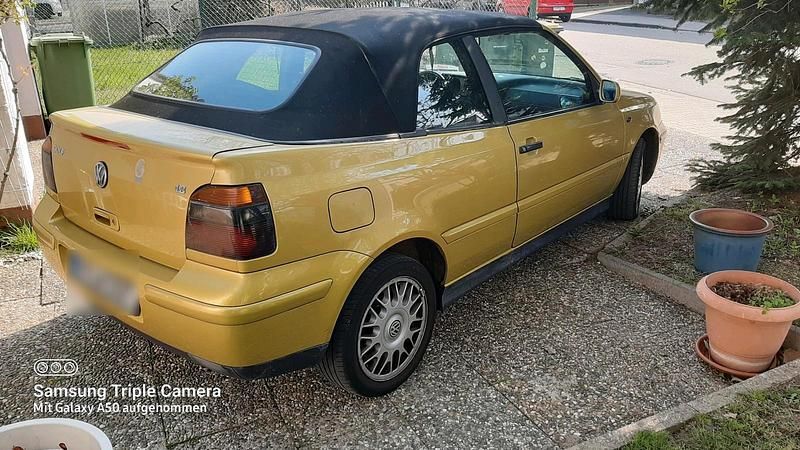 Gebraucht VW Golf Cabriolet 90 PS (66 kW) 1999 Gelb Cabrio