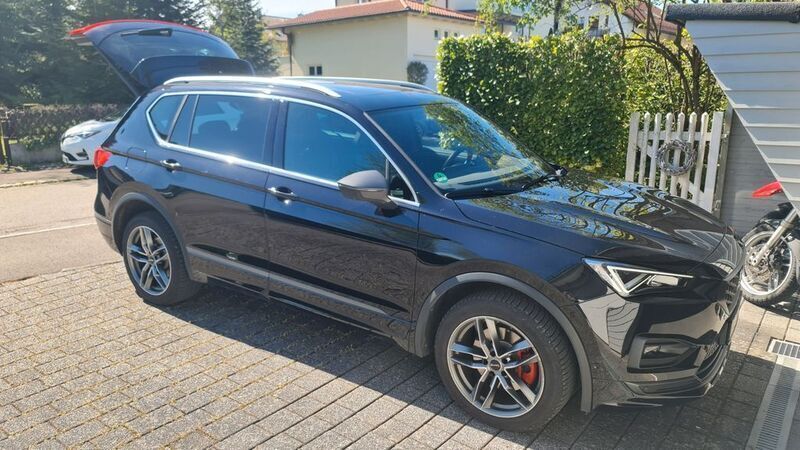 Schwarz Gebraucht 2023 Seat Tarraco FR SUV | 38.200 € (Etwas zu teuer) - Bild 1/4