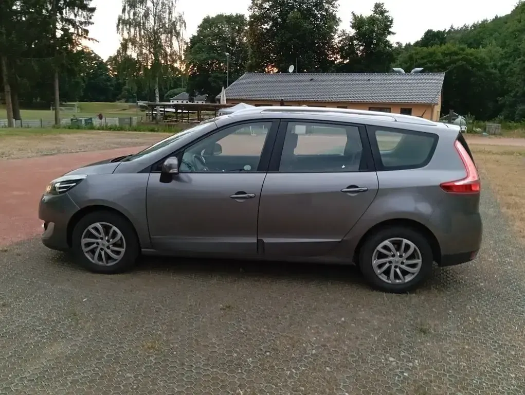 Gebraucht Renault Grand Scénic III Initiale Paris 132 PS (97 kW) 2014 Grau Van / Kleinbus