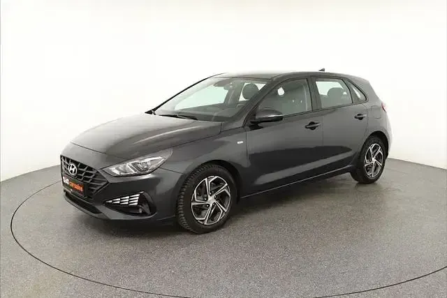 Gebraucht Hyundai i30 Select 120 PS (88 kW) 2023 Grau Limousine