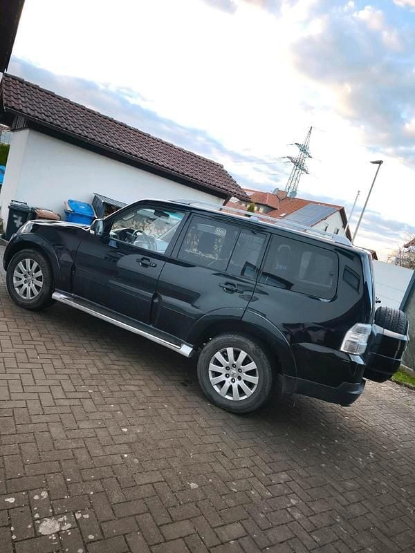 Gebraucht Mitsubishi Pajero 170 PS (125 kW) 2008 Schwarz SUV