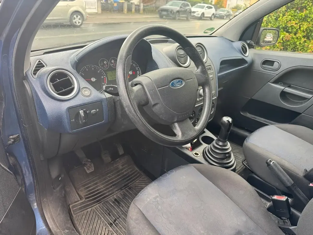 Gebraucht Ford Fiesta 70 PS (51 kW) 2007 Blau Kleinwagen