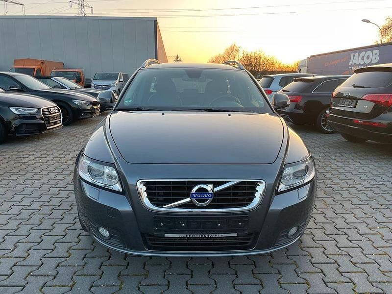 Gebraucht Volvo V50 Business Edition 150 PS (110 kW) 2012 Grau Kombi