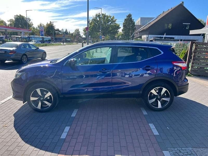 Blau Gebraucht 2017 Nissan Qashqai N-Connecta SUV | 13.900 € (Fairer Preis) - Bild 1/4
