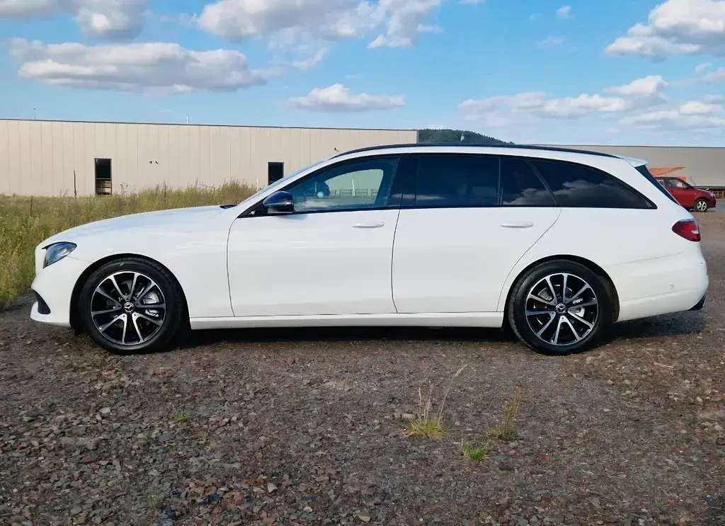 Gebraucht Mercedes E200 Avantgarde 150 PS (110 kW) 2017 Weiß Limousine