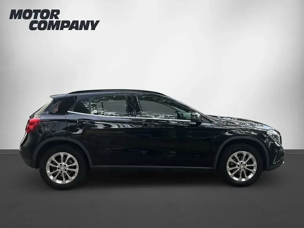 Gebraucht Mercedes GLA180 122 PS (89 kW) 2016 Schwarz SUV