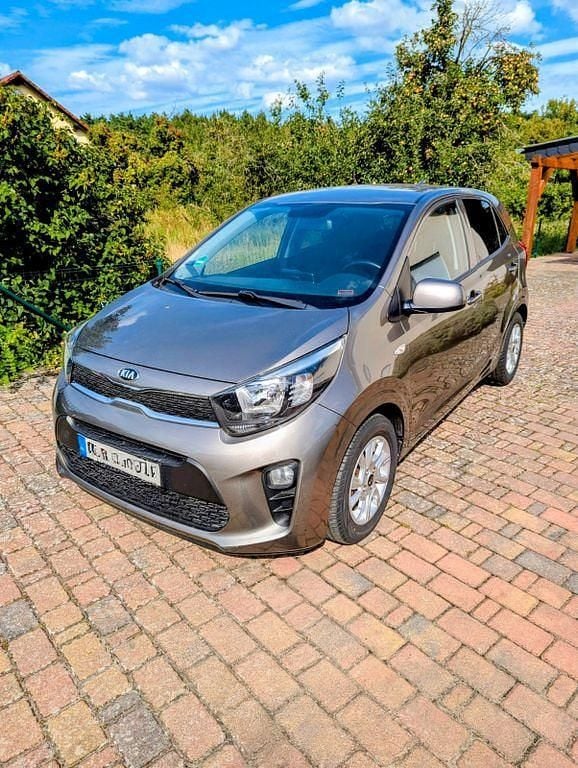Grau Gebraucht 2017 Kia Picanto DREAM-TEAM Edition Kleinwagen | 6.000 € (Guter Preis) - Bild 1/4