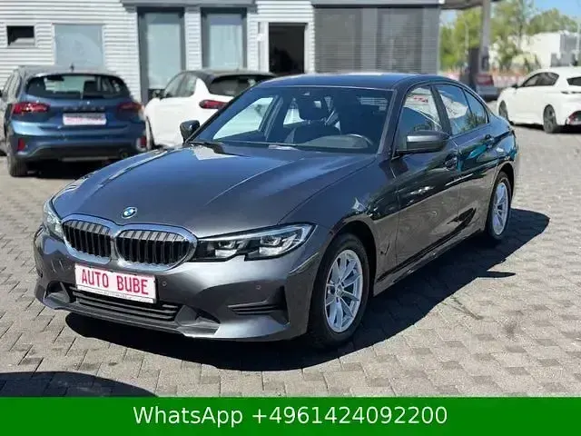 Używany BMW 320 Advantage 96 KM (70 kW) 2015 Czarny Sedan/Limuzyna