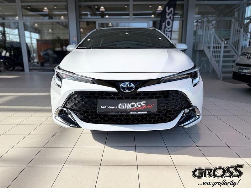 Gebraucht Toyota Corolla Team 196 PS (144 kW) 2024 Weiss Kombi