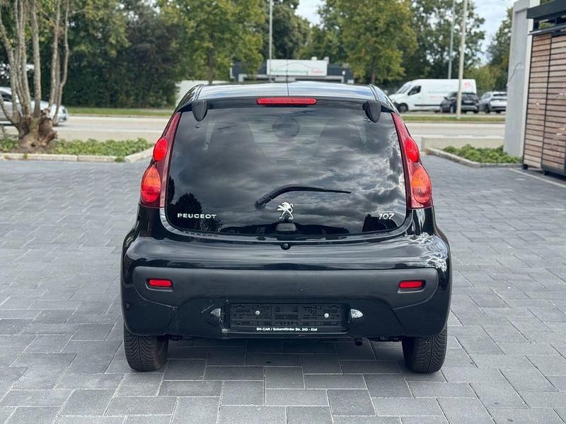 Gebraucht Peugeot 107 Active 68 PS (50 kW) 2013 Noir caldera Kleinwagen