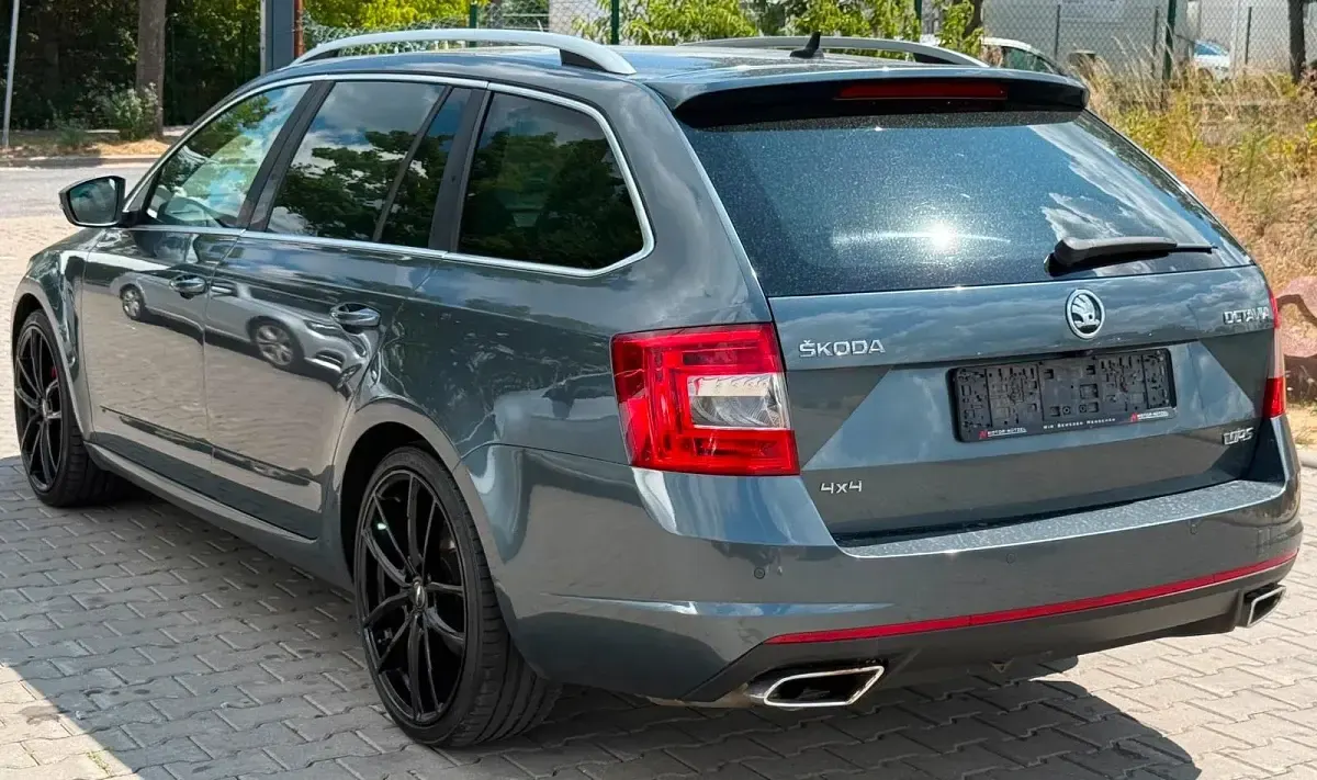Gebraucht Skoda Octavia vRS 184 PS (135 kW) 2017 Grau Kombi