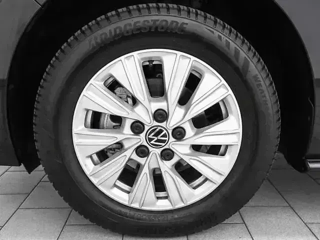 Gebraucht VW Multivan Life 150 PS (110 kW) 2025 Schwarz Van / Kleinbus