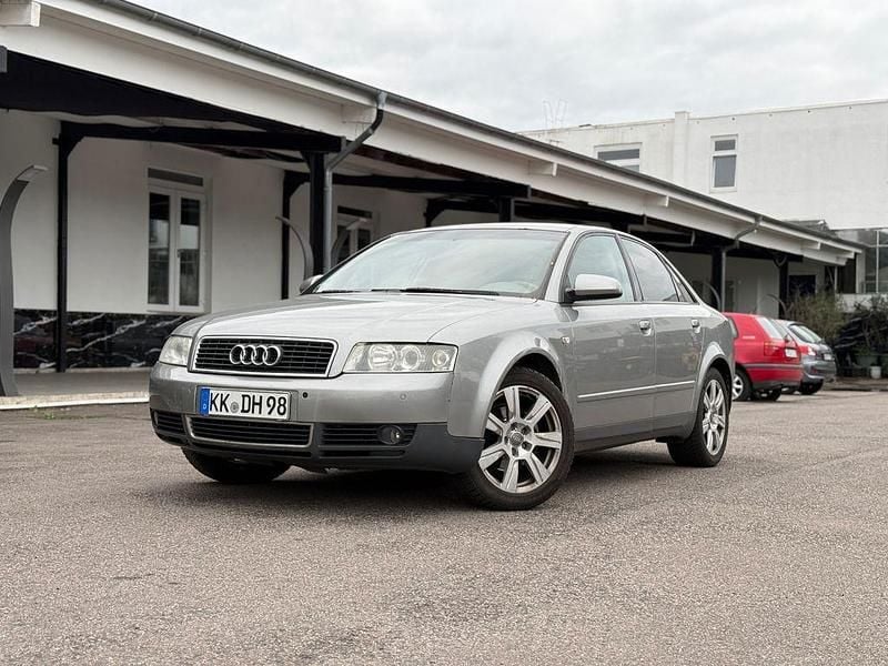 Silber Gebraucht 2002 Audi A4 Limousine | 1.690 € (Guter Preis) - Bild 1/4