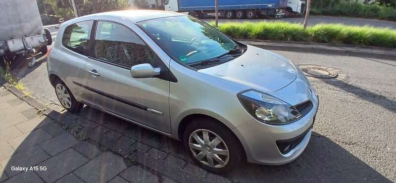 Silber Gebraucht 2009 Renault Clio II Rip Curl Limousine | 1.199 € (Superpreis) - Bild 1/4