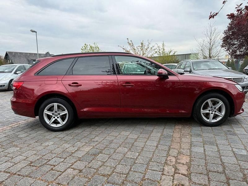 Gebraucht Audi A4 Basis 150 PS (110 kW) 2018 Matadorrot Kombi