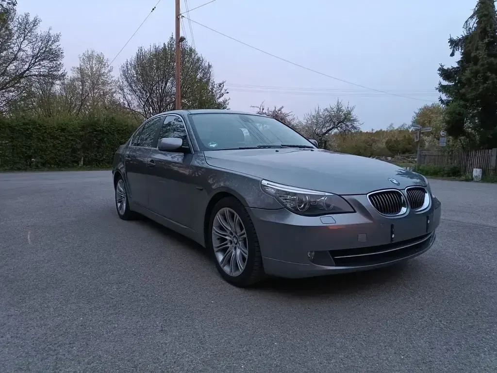Second-hand BMW 525 197 CP (144 kW) 2008 Argintiu Berlinǎ