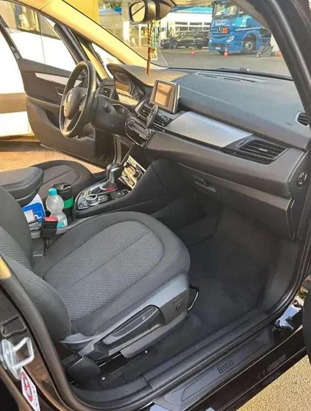 Gebraucht BMW 218 Advantage 150 PS (110 kW) 2016 Schwarz Van / Kleinbus