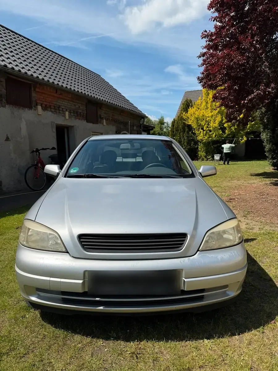 Gebraucht Opel Astra 101 PS (74 kW) 2000 Silber Kleinwagen