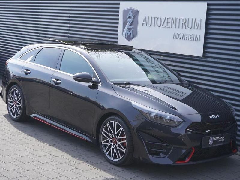 Gebraucht Kia ProCeed GT GT 204 PS (150 kW) 2022 Zilinaschwarz metallic Kleinwagen