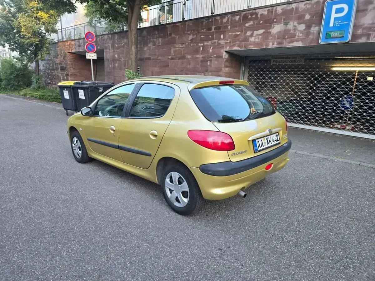 Gebraucht Peugeot 206 Filou 75 PS (55 kW) 2003 Kleinwagen