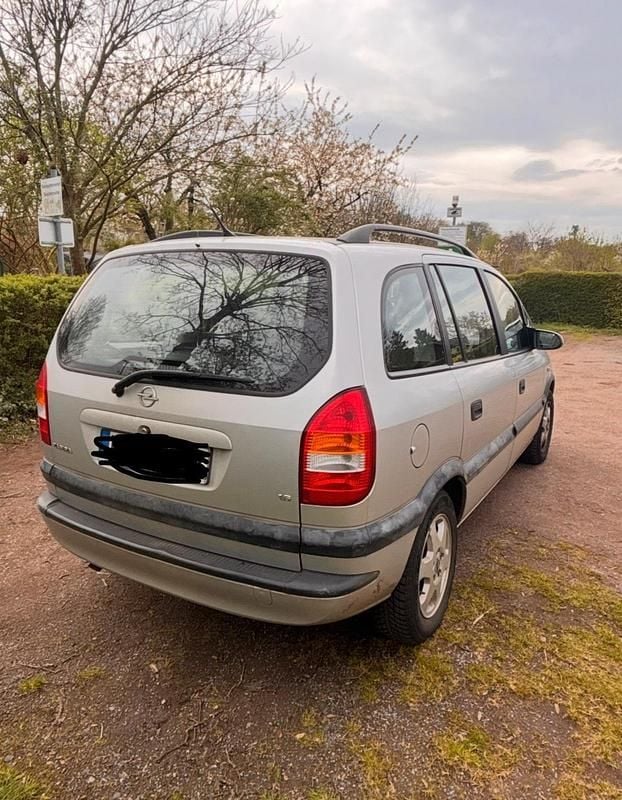 Gebraucht Opel Zafira 101 PS (74 kW) 2002 Silber Van / Kleinbus