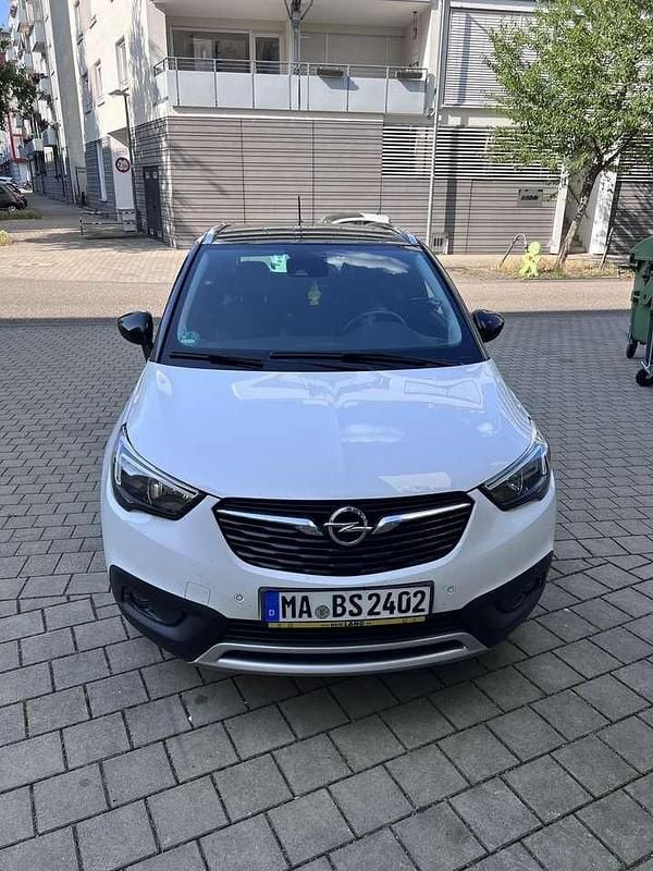 Weiß Gebraucht 2018 Opel Crossland X Innovation SUV | 9.000 € (Guter Preis) - Bild 1/4