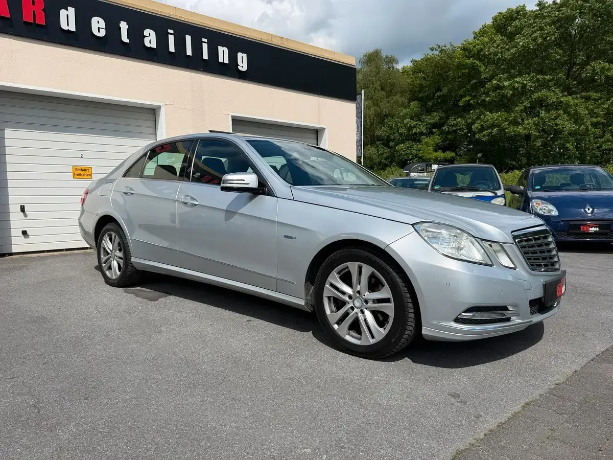 Gebraucht Mercedes E220 170 PS (125 kW) 2010 Silber Limousine