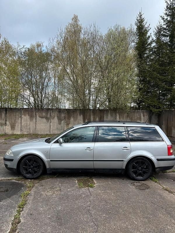 Usata VW Passat 131 CV (96 kW) 2003 Argento Station wagon