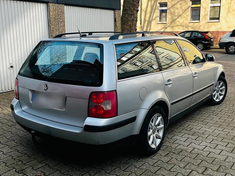 Gebraucht VW Passat 131 PS (96 kW) 2005 Silber Kombi