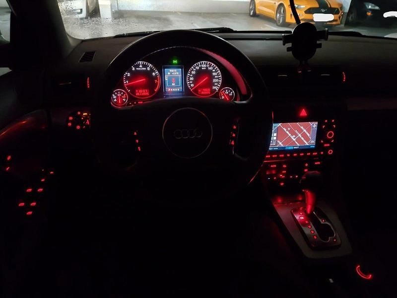 Grau Gebraucht 2004 Audi A4 Comfort Kombi | 4.500 € (Etwas zu teuer) - Bild 1/4