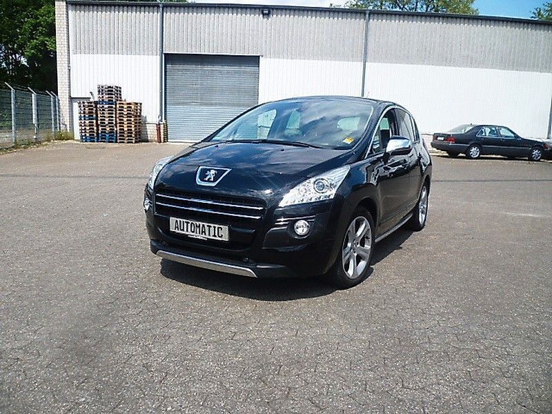 Schwarz perla nera/metallic Gebraucht 2012 Peugeot 3008 Van / Kleinbus | 8.988 € (Fairer Preis) - Bild 1/4