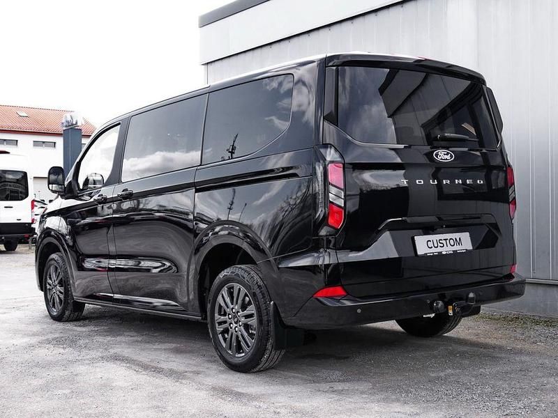 Gebraucht Ford Tourneo Titanium 150 PS (110 kW) 2024 Schwarz Van / Kleinbus