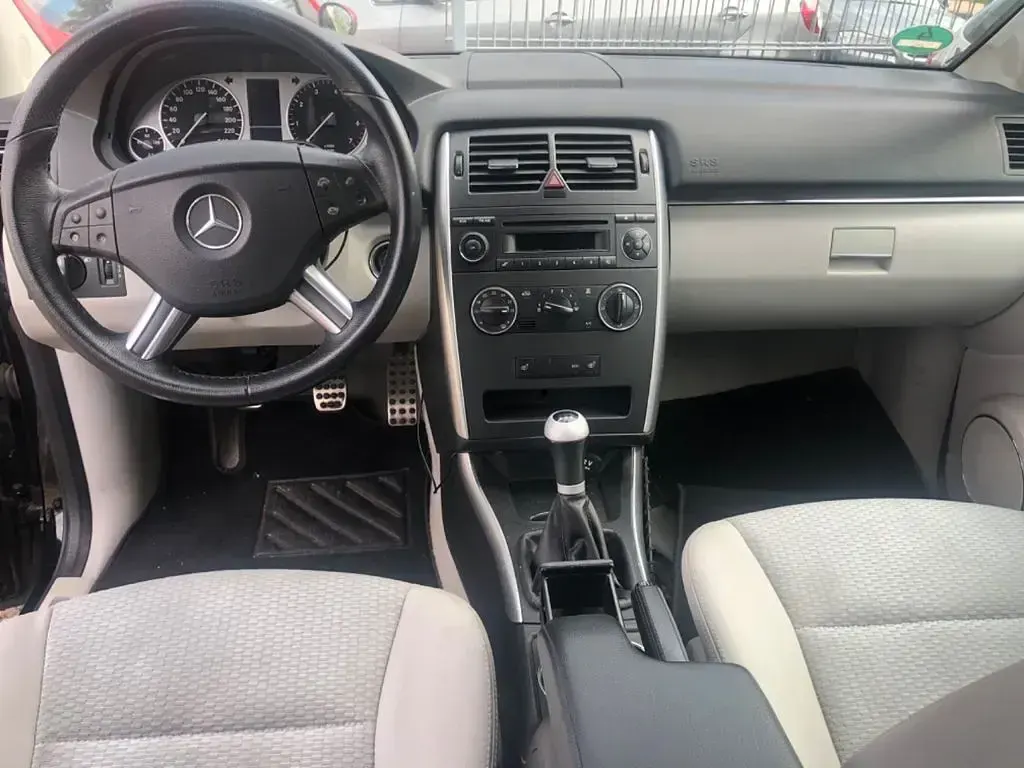 Gebraucht Mercedes B150 95 PS (69 kW) 2008 Schwarz Van / Kleinbus