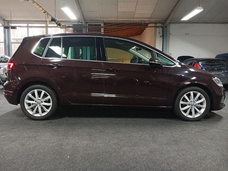 Gebraucht VW Golf VII Highline 131 PS (96 kW) 2018 Schwarz Kombi