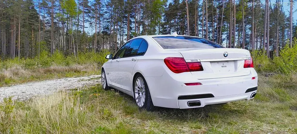 Gebraucht BMW 750 M Sport 449 PS (330 kW) 2014 Weiß Limousine