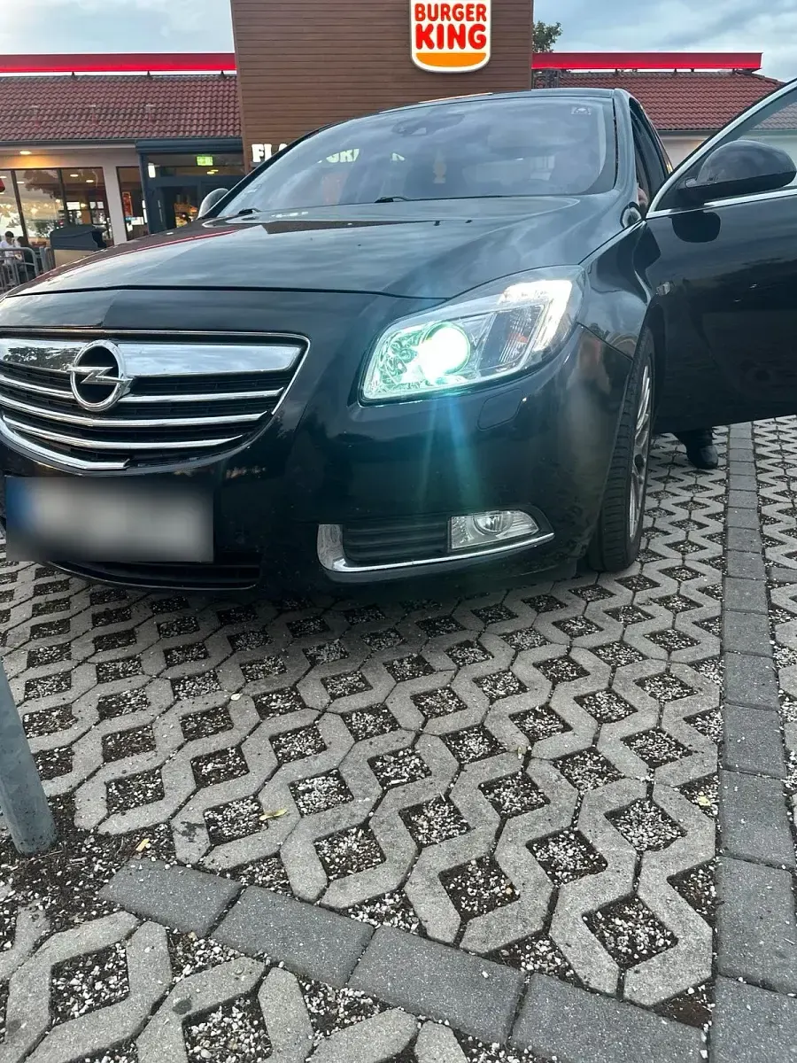 Gebraucht Opel Insignia 160 PS (117 kW) 2008 Schwarz Limousine